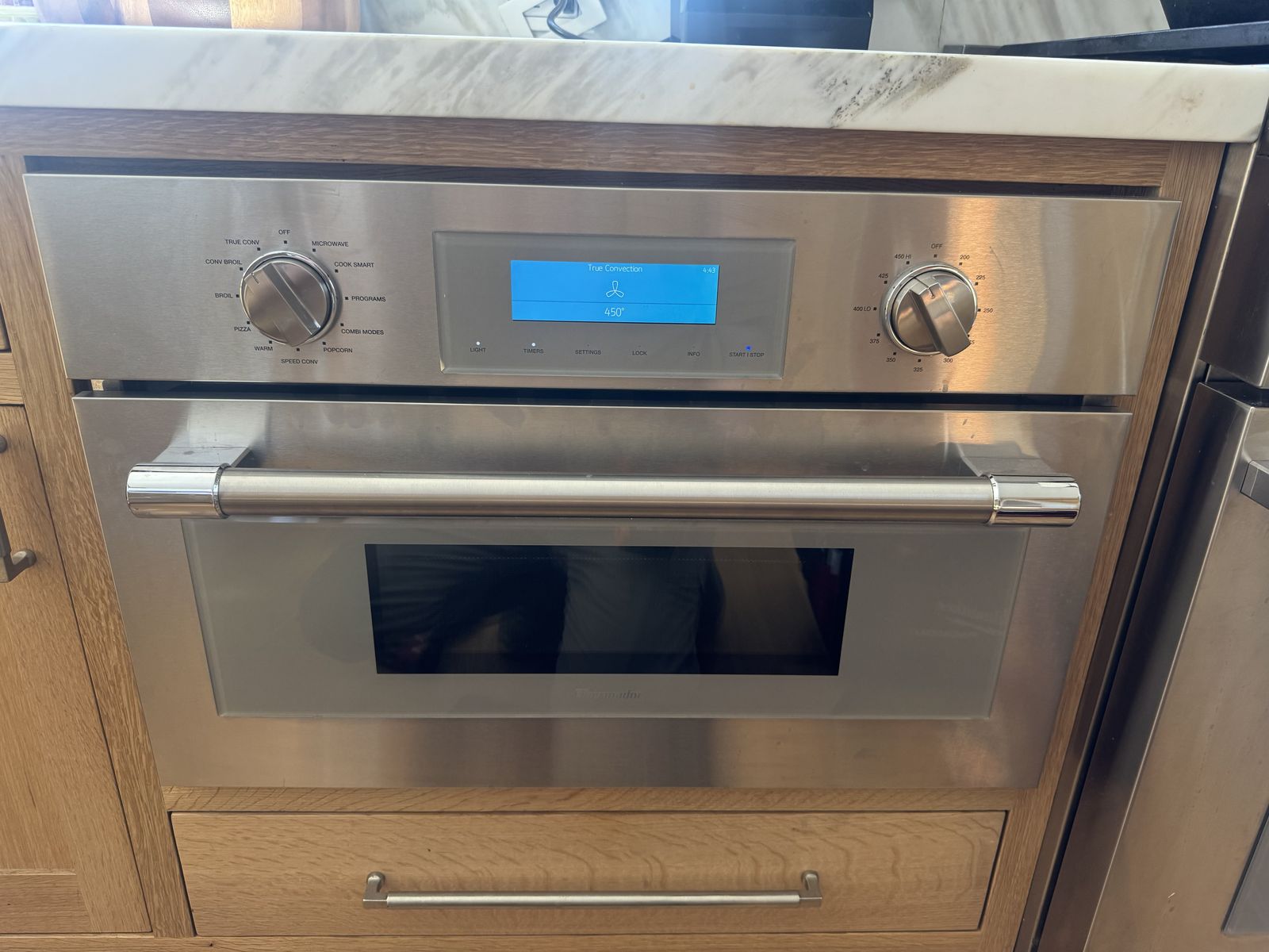Pull-out microwave